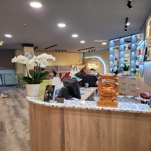 TH Nail & Beauty Frankencenter 14