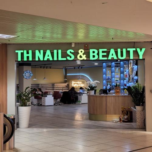 TH Nail & Beauty Frankencenter 17