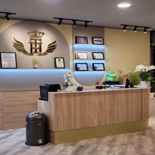 TH Nail & Beauty Frankencenter 18